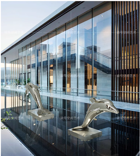 Stainless steel simulated dolphin fish sculpture, suitable for outdoor pool landscaping decoration, large floor-standing ornament.