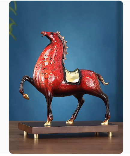 Solid bronze horse sculpture, suitable for decorating offices and living rooms.