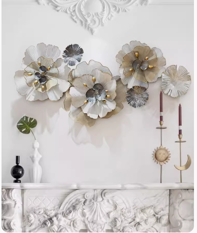 French-style luxury iron wall decor, suitable for living room sofa background wall, featuring three-dimensional flower ornaments, creative bed head wall hanging.