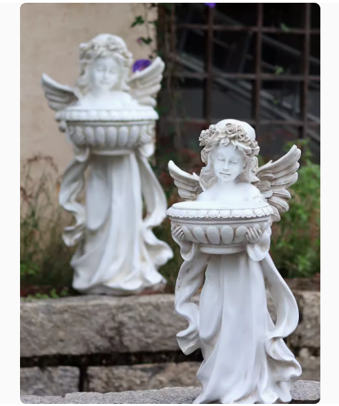 The European-style courtyard decoration, "Angel Alice," is a large resin outdoor floor ornament designed for villa living rooms and gardens.