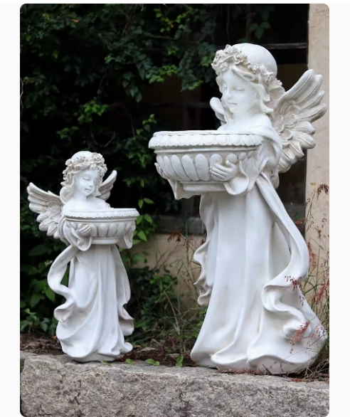 The European-style courtyard decoration, "Angel Alice," is a large resin outdoor floor ornament designed for villa living rooms and gardens.