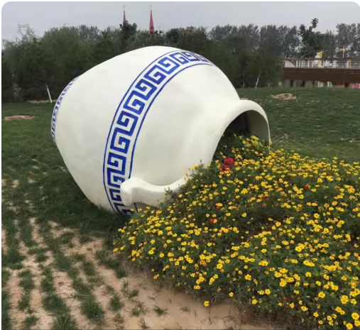 Fiberglass toothpaste sculpture for outdoor garden, courtyard, landscape lawn decoration and landscaping.