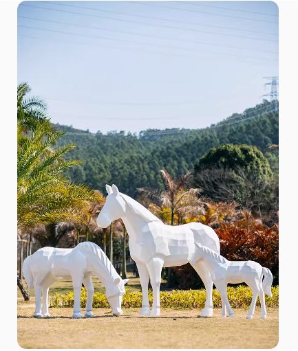 Outdoor large-scale geometric white horse fiberglass sculpture, realistic animal model decoration ornament.