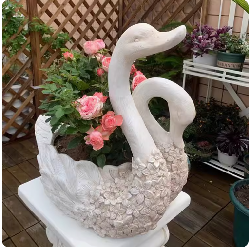 Swan Planter Roman Column Ornament: A perfect addition to European-style gardens, this swan planter ornament serves as an elegant base for greenery, suitable for placing at the entrance of villas or in the foyer, enhancing the overall decor.