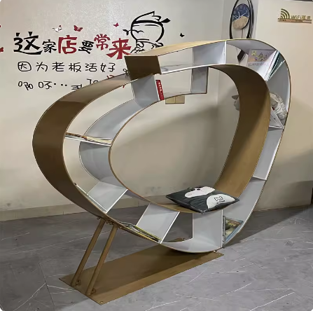 Custom-made iron letter-shaped creative wall display advertising rack for shelves and bookshelves.