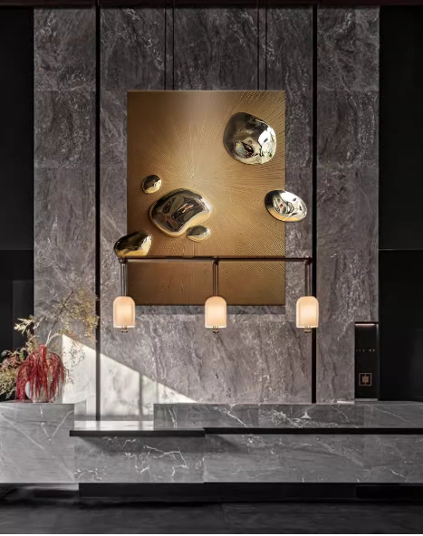 High-end hand-painted three-dimensional textured art installation, exuding sophistication and luxury, perfect for decorating hallways and entryways.