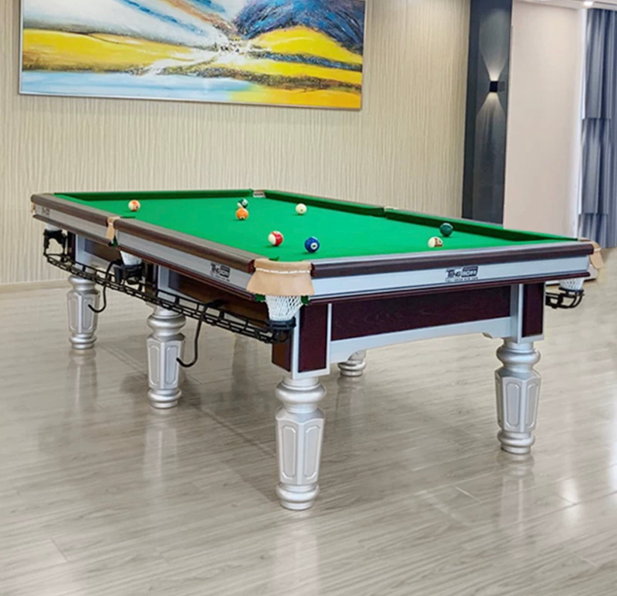 Ultimate 2-in-1 Billiard Table: Classic Home Entertainment Redefined