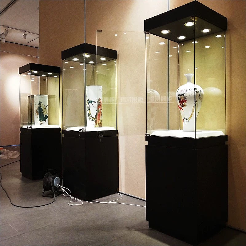 Elegance in Glass: Custom Museum Display Cabinet