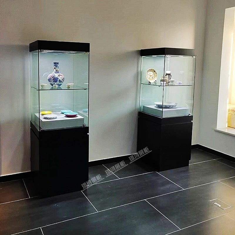 Elegance in Glass: Custom Museum Display Cabinet