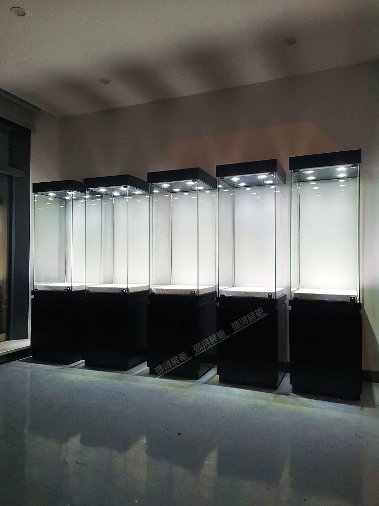 Elegance in Glass: Custom Museum Display Cabinet