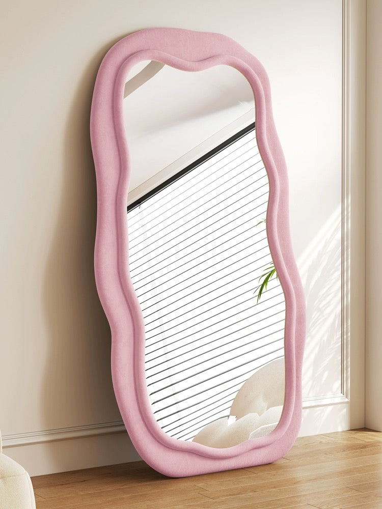 Wave Full-Length Mirror: The Glamorous Fitting Mirror Your Clothing Store Deserves